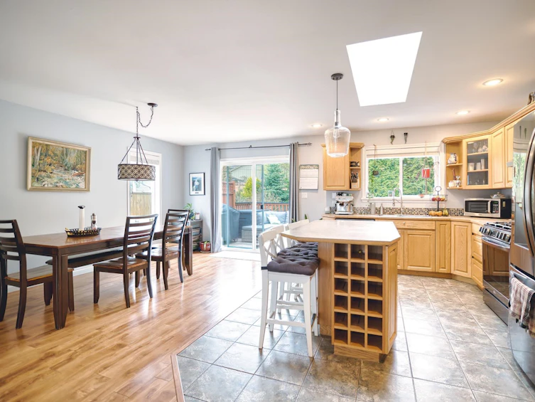 6302 Jasper Road, Sechelt, BC, V7Z 0R7 - 9