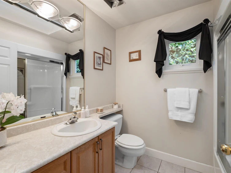 682 Seymour Boulevard, North Vancouver, BC, V7J 2J6 - 24
