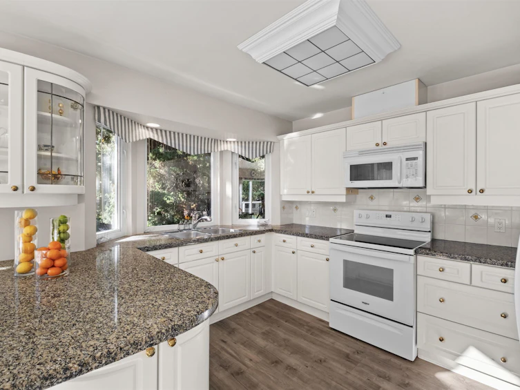 682 Seymour Boulevard, North Vancouver, BC, V7J 2J6 - 19