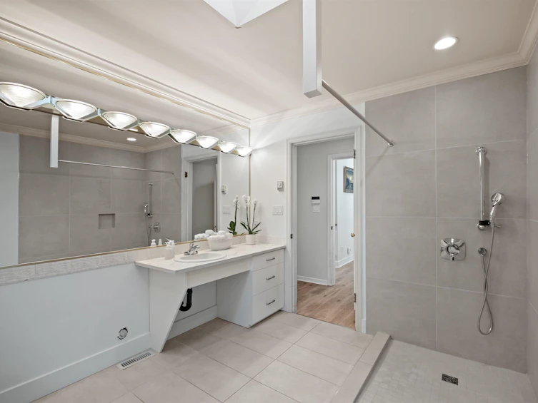 682 Seymour Boulevard, North Vancouver, BC, V7J 2J6 - 21