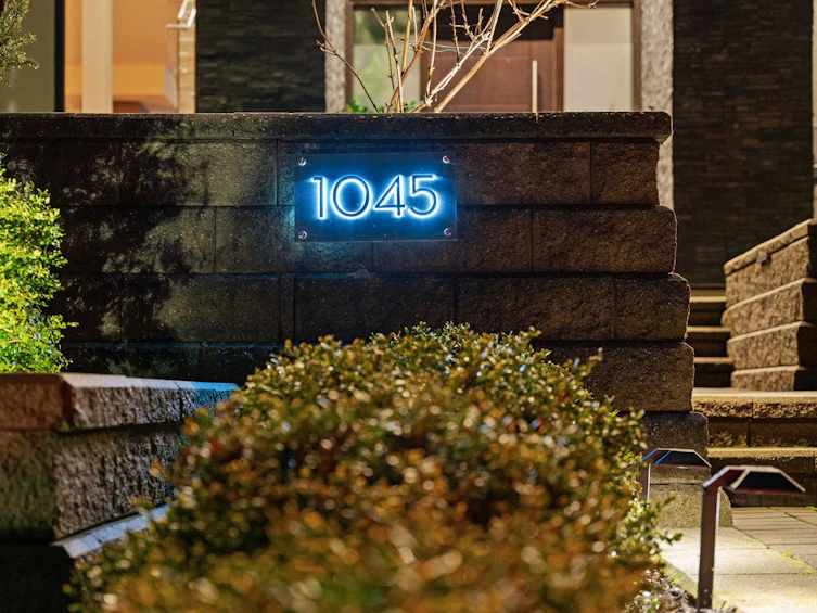 1045 Sinclair Street, West Vancouver, BC, V7V 3W1 - 2