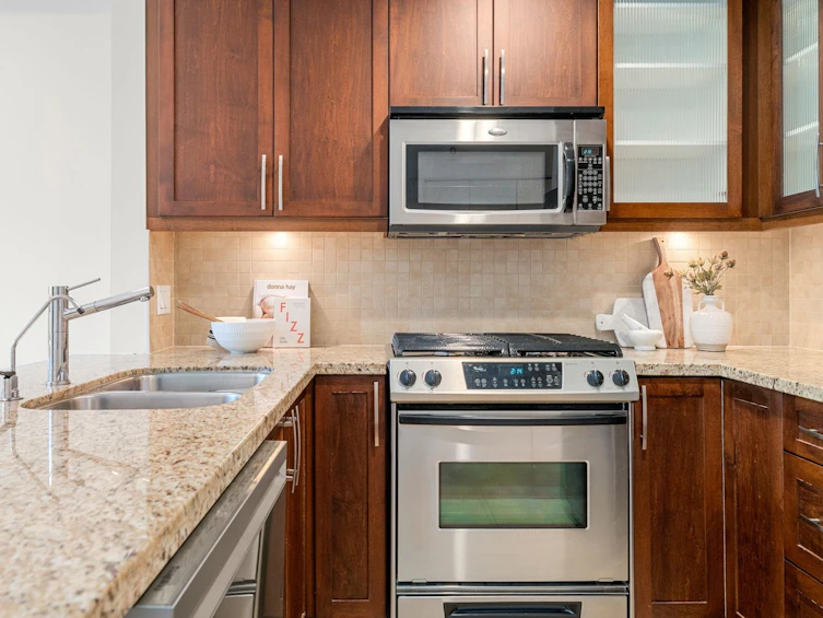 4-307 E 15th Street, North Vancouver, BC, V7L 2R6 - 12