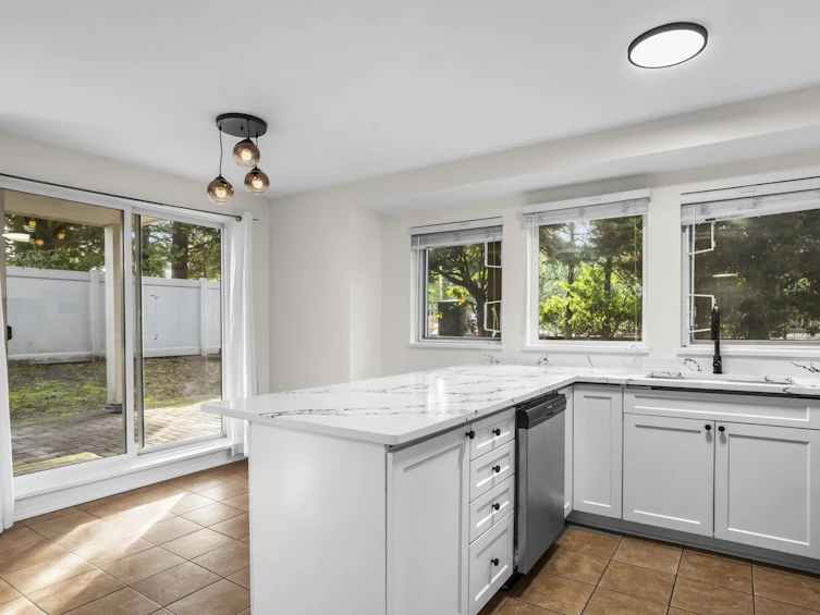 109-9650 148 Street, Surrey, BC, V3R 0W2 - 7