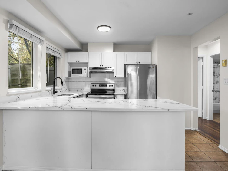 109-9650 148 Street, Surrey, BC, V3R 0W2 - 9