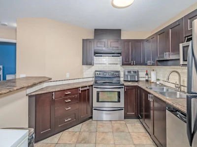401-33738 King Road - 5