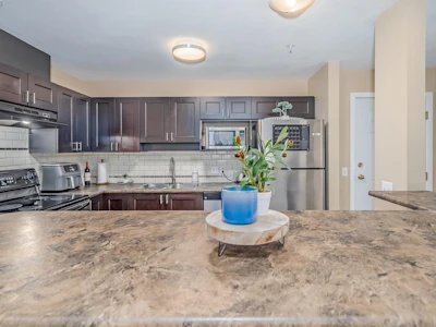 401-33738 King Road - 3