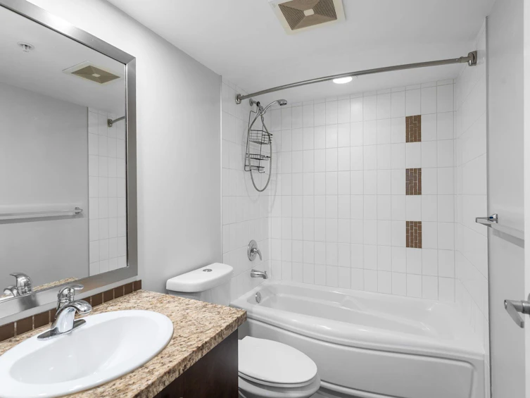 303-200 Keary Street, New Westminster, BC, V3L 0A6 - 25