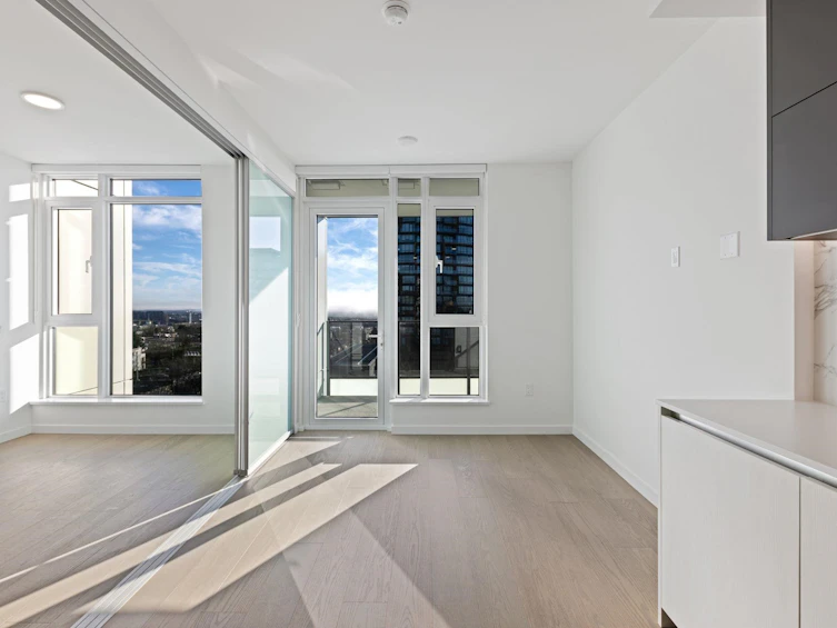 606-8415 Granville Street, Vancouver, BC, V6P 0M2 - 3