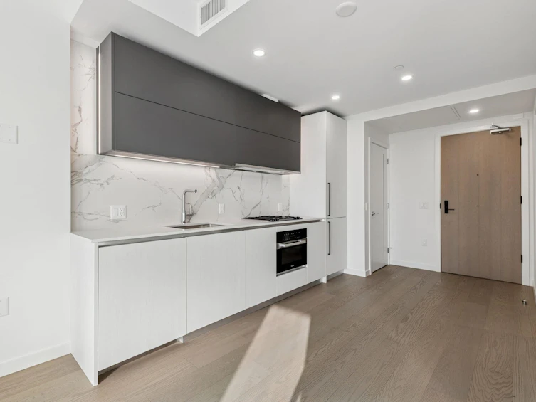 606-8415 Granville Street, Vancouver, BC, V6P 0M2 - 8