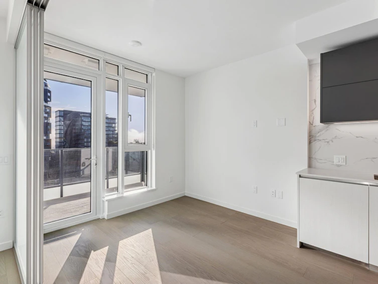 606-8415 Granville Street, Vancouver, BC, V6P 0M2 - 4