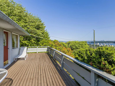 2575 Queens Avenue - 2