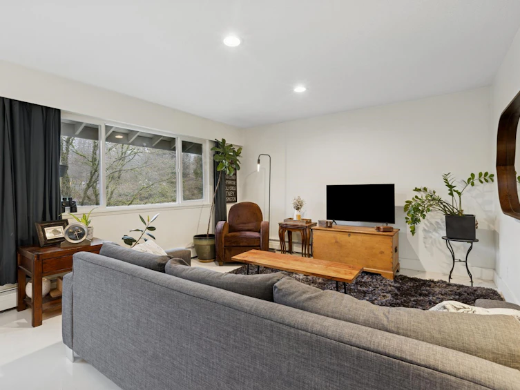 402-555 W 28th Street, North Vancouver, BC, V7N 2J7 - 2
