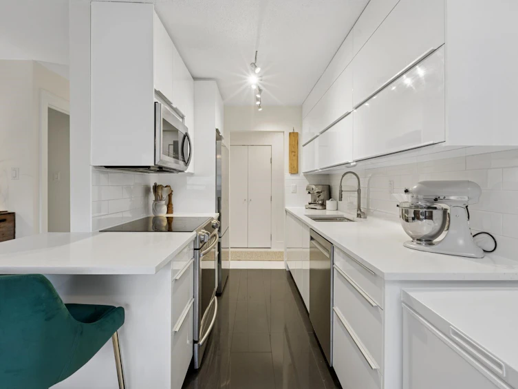 402-555 W 28th Street, North Vancouver, BC, V7N 2J7 - 11