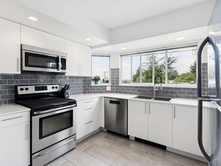 303-131 W 20th Street, North Vancouver, BC, V7M 1Y2 - 14
