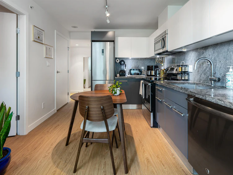601-188 Keefer Street, Vancouver, BC, V6A 0E3 - 6
