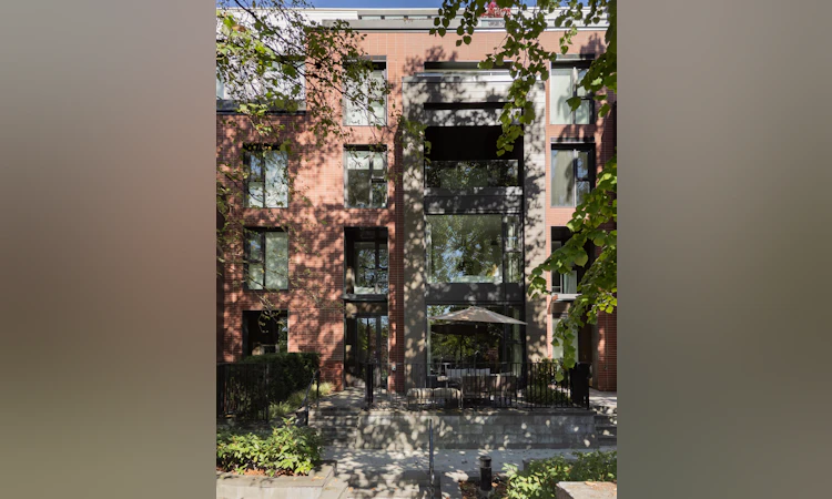 1577 W 57th Avenue