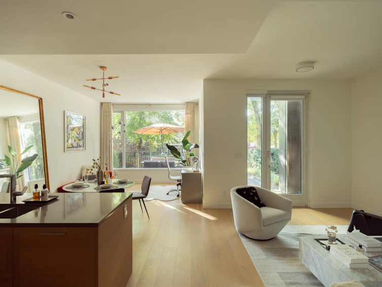 1577 W 57th Avenue, Vancouver, BC, V6P 0H7 - 6