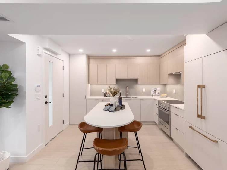 101-2329 E 34th Street, Vancouver, BC, V5R 2S6 - 4
