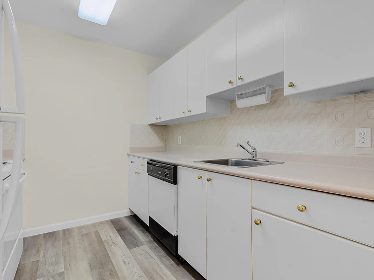 103-3624 Fraser Street, Vancouver, BC, V5V 4C8 - 5
