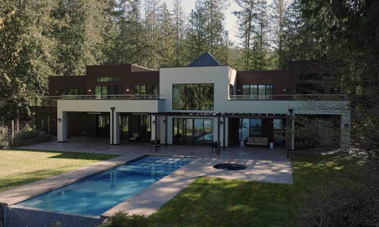 6119 Sechelt Inlet Road