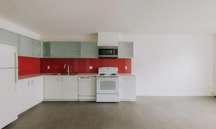 609-66 W Cordova Street