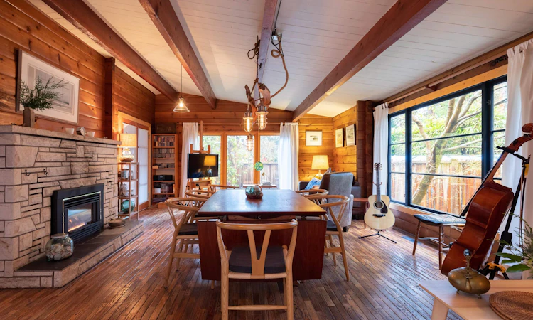 5817 Eagle Island