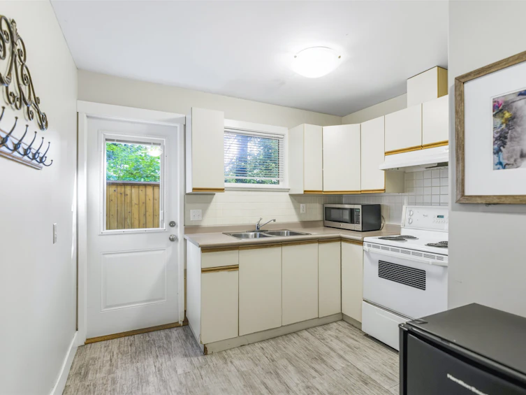 884 Wellington Drive, North Vancouver, BC, V7K 1K7 - 33