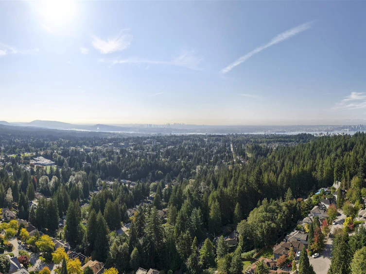 884 Wellington Drive, North Vancouver, BC, V7K 1K7 - 40