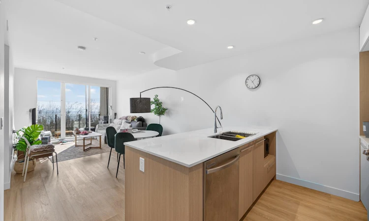 206-9580 Tower Road