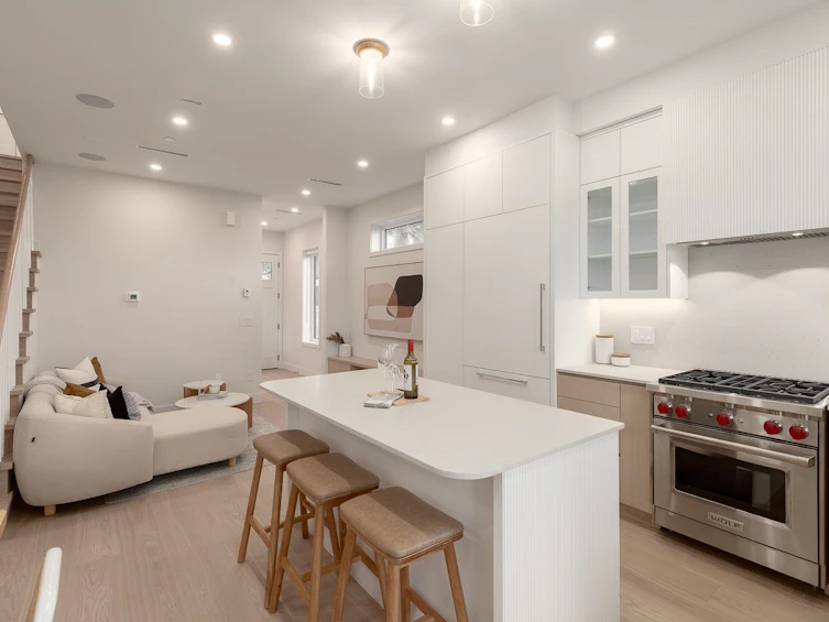 1-7 E 23rd Avenue, Vancouver, BC, V5V 1W8 - 7