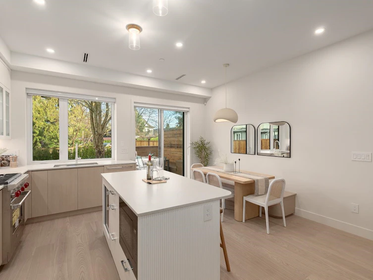 1-7 E 23rd Avenue, Vancouver, BC, V5V 1W8 - 5