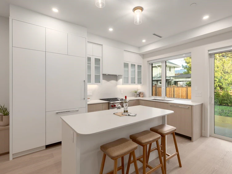 1-7 E 23rd Avenue, Vancouver, BC, V5V 1W8 - 4