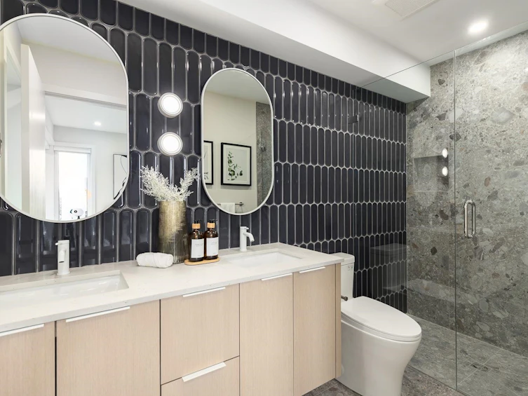 1-7 E 23rd Avenue, Vancouver, BC, V5V 1W8 - 12