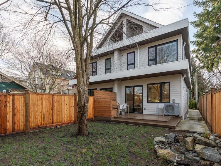 1-7 E 23rd Avenue, Vancouver, BC, V5V 1W8 - 22