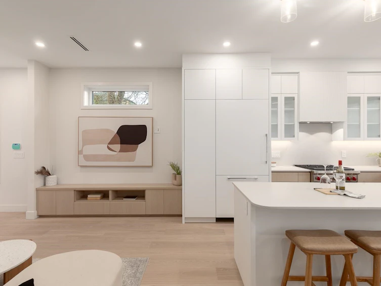 1-7 E 23rd Avenue, Vancouver, BC, V5V 1W8 - 3