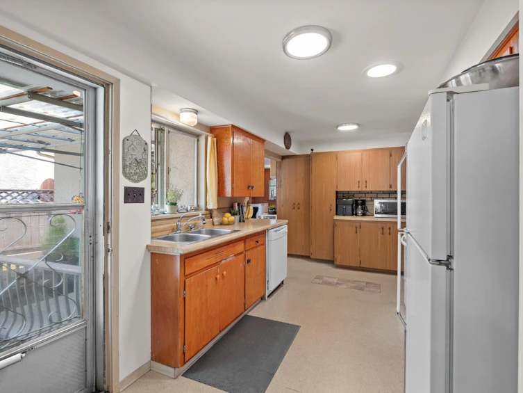 2239 Windridge Drive, North Vancouver, BC, V7H 1B6 - 7