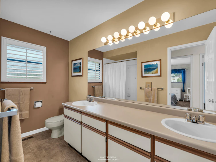 2310 Magnussen Place, North Vancouver, BC, V7J 3R6 - 9