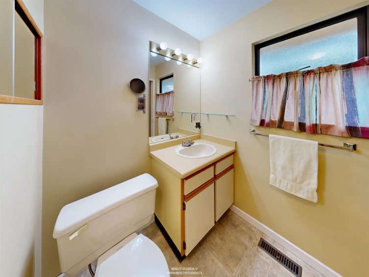 2310 Magnussen Place, North Vancouver, BC, V7J 3R6 - 31