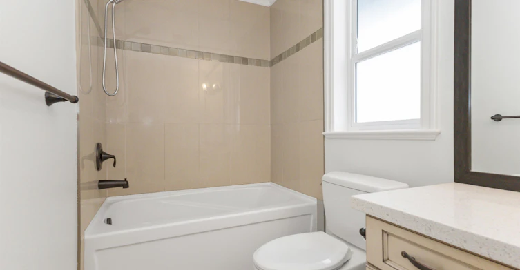 17394 2 Avenue, Surrey, BC, V3Z 9P9 - 17