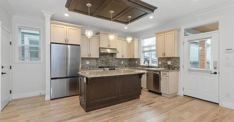 17394 2 Avenue, Surrey, BC, V3Z 9P9 - 8