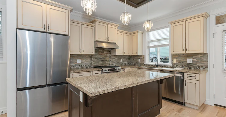 17394 2 Avenue, Surrey, BC, V3Z 9P9 - 12