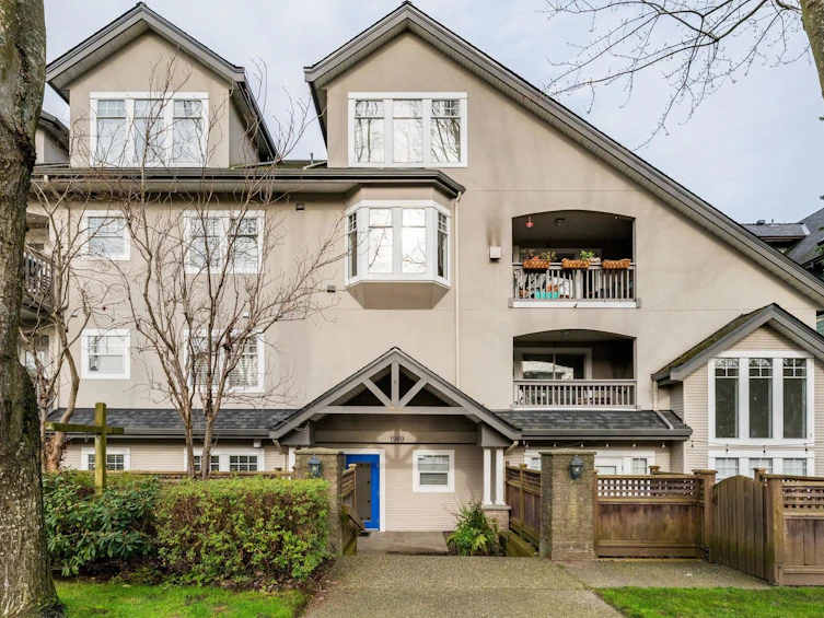 304-1989 W 1st Avenue, Vancouver, BC, V6J 1G7 - 2