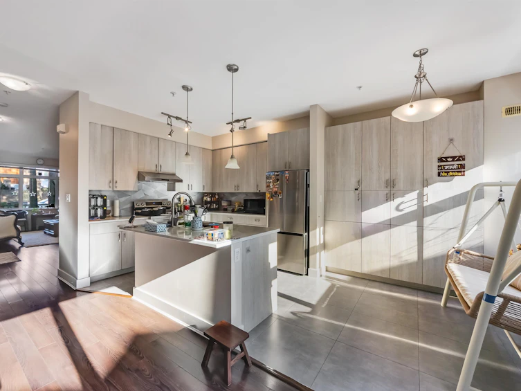888 W 58th Avenue, Vancouver, BC, V6P 6Y3 - 11