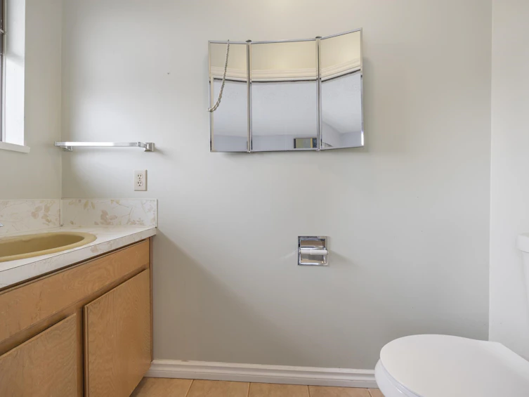2063 Concord Avenue, Coquitlam, BC, V3K 1K4 - 22