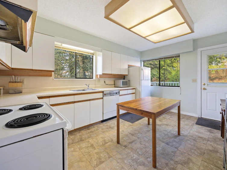 2063 Concord Avenue, Coquitlam, BC, V3K 1K4 - 14