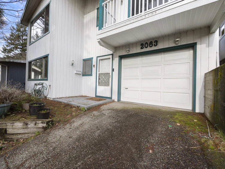 2063 Concord Avenue, Coquitlam, BC, V3K 1K4 - 4