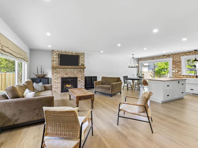 24633 56 Avenue - 2