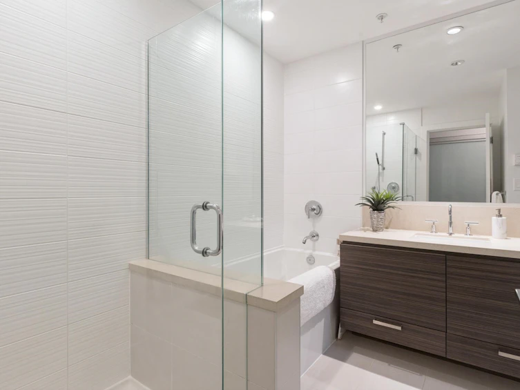 406-3606 Aldercrest Drive, North Vancouver, BC, V7G 0A3 - 25