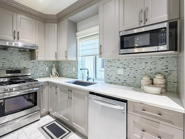 5626 Elizabeth Street, Vancouver, BC, V5Y 3J9 - 7
