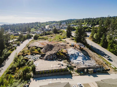 5883 Cowrie Street - 4